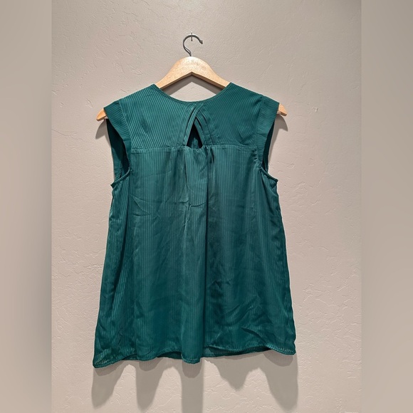 Loft Green Sleeveless Blouse Top Size Small - Picture 1 of 6